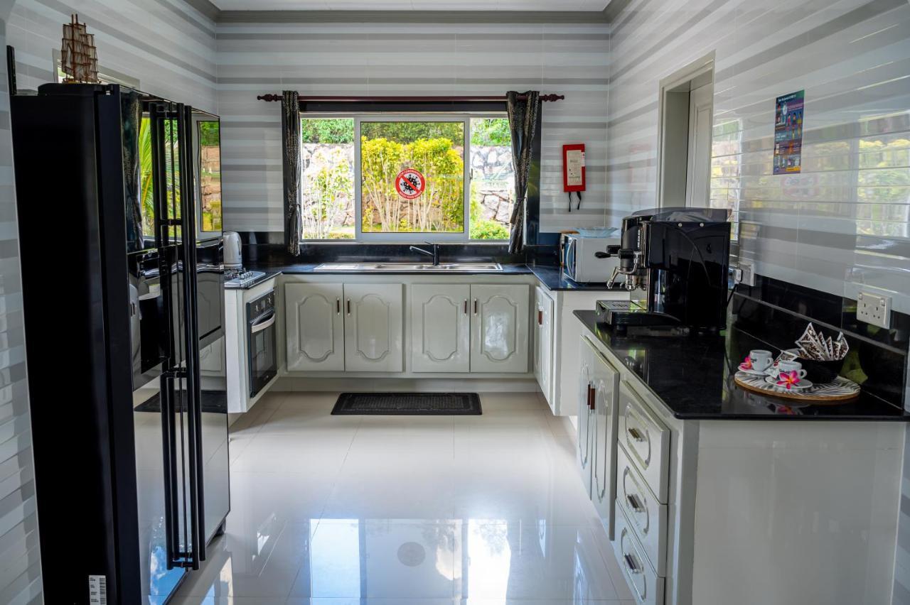 Tranquility Villas Baie Sainte Anne Exterior photo