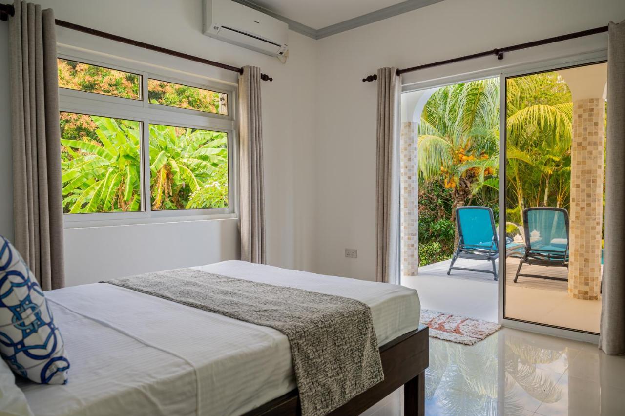 Tranquility Villas Baie Sainte Anne Exterior photo